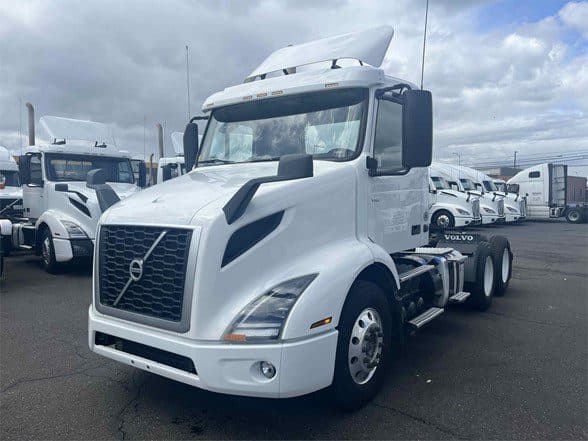 Photo of 2019 VOLVO VNR64T300 UP10478
