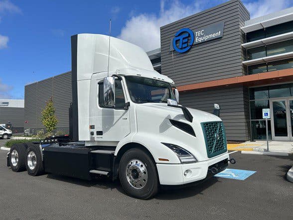 Photo of 2025 VOLVO VNR64T300