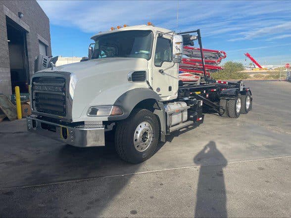 Photo of 2025 MACK GRANITE 64BR ROLL-OFF