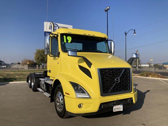 Photo of 2019 VOLVO VNR62T300 UD3329