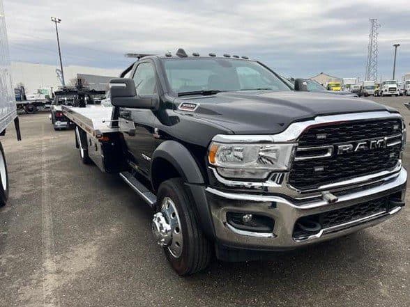 Photo of 2024 RAM 5500 SLT JN5533