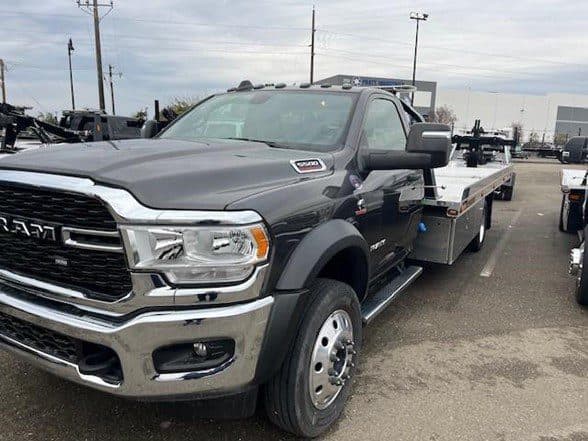 Photo of 2024 RAM 5500 SLT JN5520