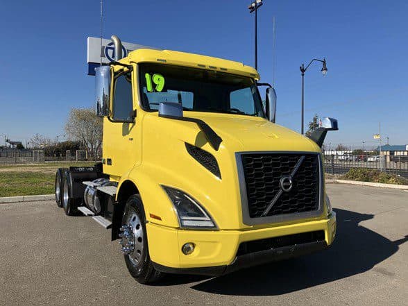 Photo of 2019 VOLVO VNR62T300 UD3355