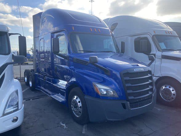 Photo of 2020 FREIGHTLINER CASCADIA 126 UC5500