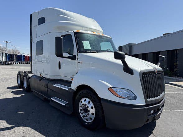 Photo of 2020 INTERNATIONAL LT UC5514