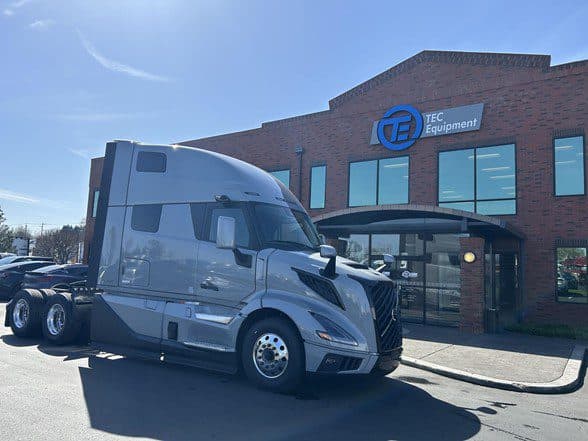 Photo of 2025 VOLVO VNL64T860