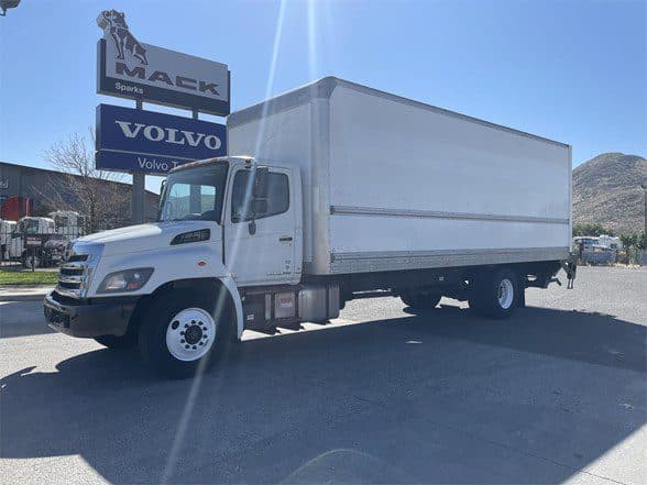 Photo of 2017 HINO 268A UR1958