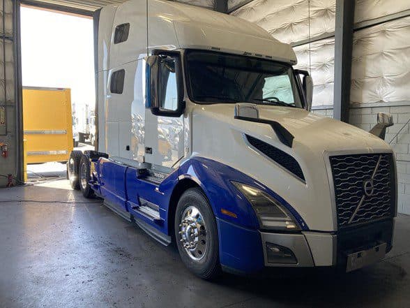 Photo of 2022 VOLVO VNL64T760 UC5569