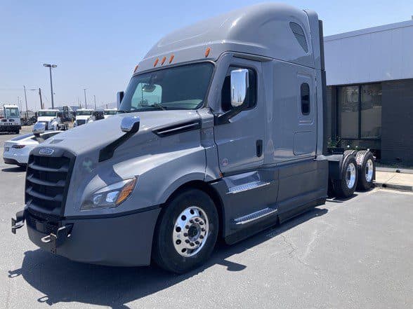 Photo of 2022 FREIGHTLINER CASCADIA 126 UC5587