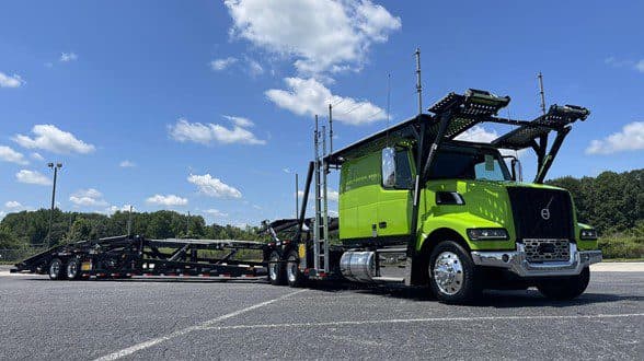 Photo of 2025 VOLVO VAH64600 ATN3330