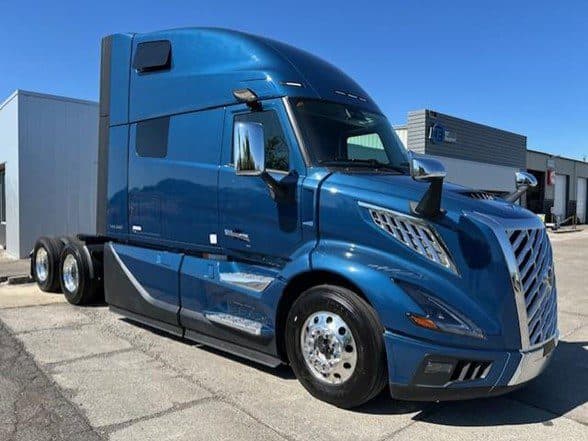 Photo of 2025 VOLVO VNL64T860 VM1648