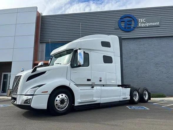 Photo of 2025 VOLVO VNL64T760 VC9558.1