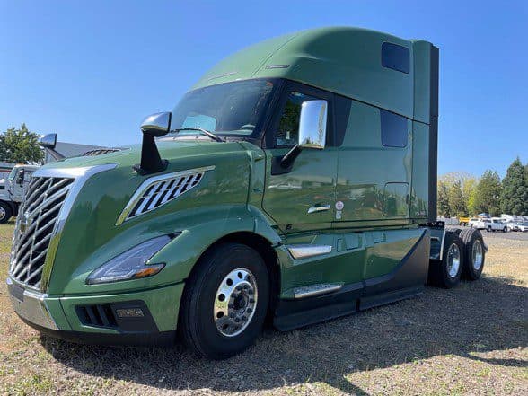 Photo of 2025 VOLVO VNL64T860