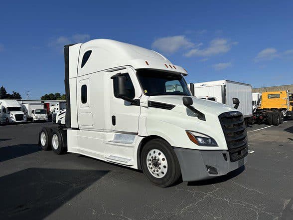 Photo of 2022 FREIGHTLINER CASCADIA 126