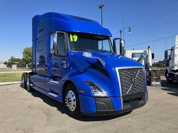 Photo of 2019 VOLVO VNL64T860 873364