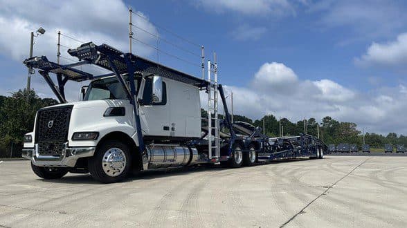 Photo of 2025 VOLVO VAH64600 ATN3269
