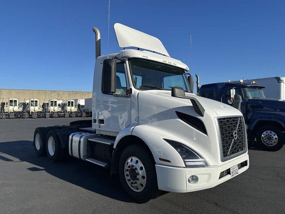 Photo of 2019 VOLVO VNR64T300 UP11070L