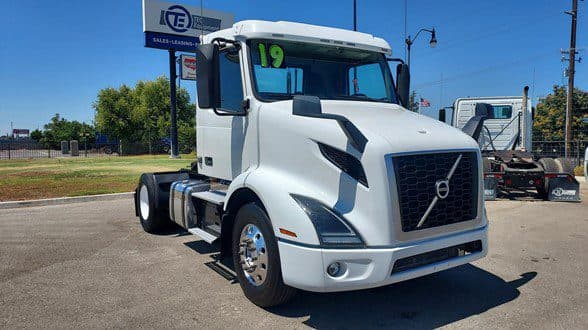 Photo of 2019 VOLVO VNR42T300 UD3410L