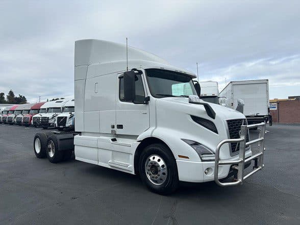 Photo of 2020 VOLVO VNR64T640 UP11068