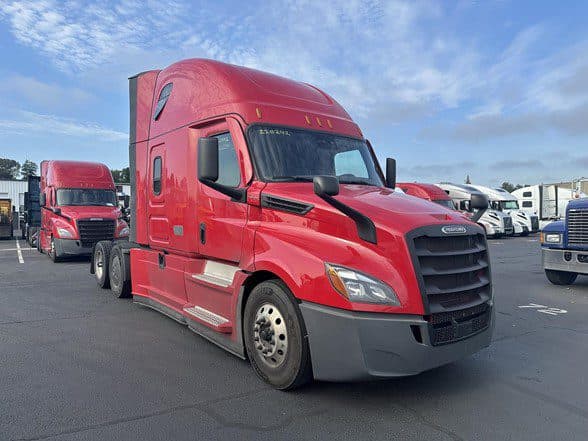 Photo of 2022 FREIGHTLINER CASCADIA 126 UP11075