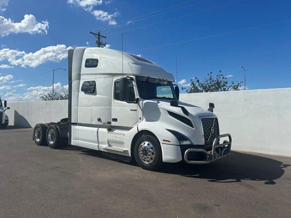 Photo of 2022 VOLVO VNL64T760 UH5610