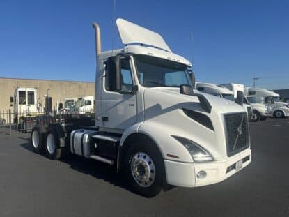 2019 VOLVO VNR64T300 UP11083L