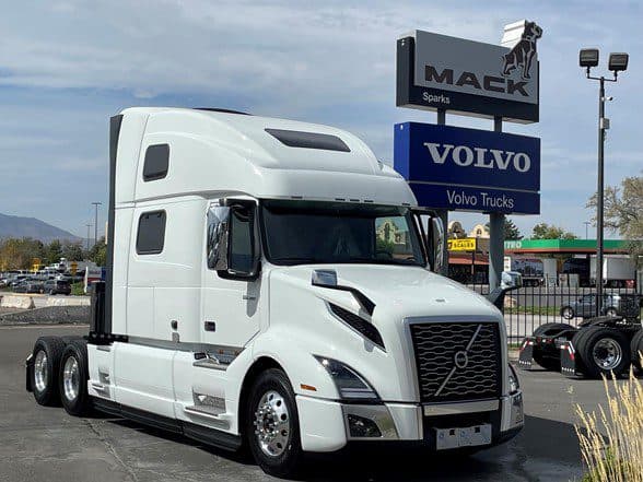 Photo of 2026 VOLVO VNL64T860