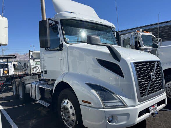 Photo of 2018 VOLVO VNR64T300 UV1068L