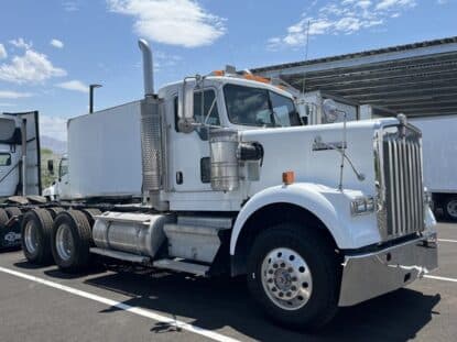 2005 KENWORTH W900 UV1056C photo
