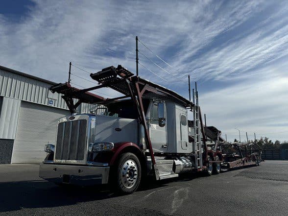 Photo of 2025 PETERBILT 589 ATN3139