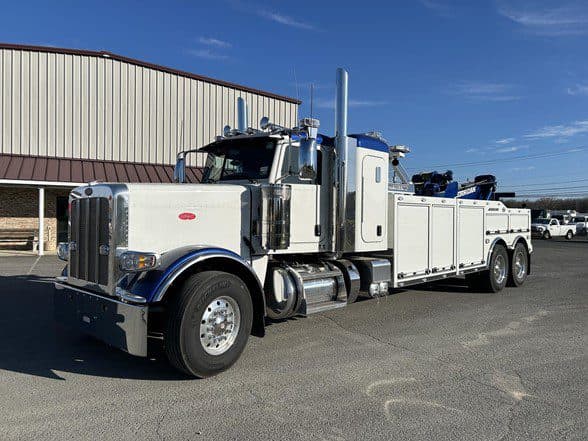 Photo of 2024 PETERBILT 389 JN5201