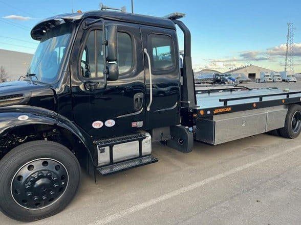 Photo of 2025 FREIGHTLINER BUSINESS CLASS M2 106 JN5698