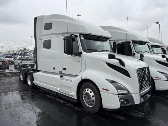 Photo of 2020 VOLVO VNL64T760 UC5523