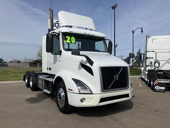 Photo of 2020 VOLVO VNR64T300 UD3389L
