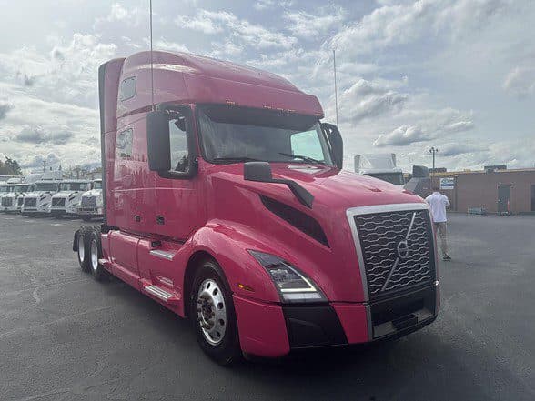 Photo of 2020 VOLVO VNL64T760 UP10912