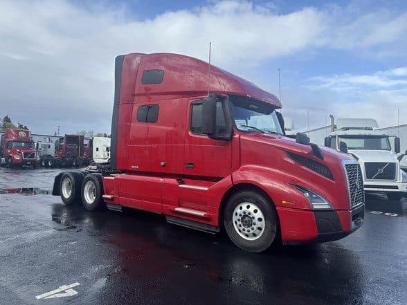 Photo of 2021 VOLVO VNL64T760 UP10923