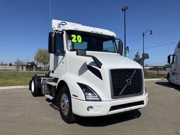 Photo of 2020 VOLVO VNR42T300 UD3392