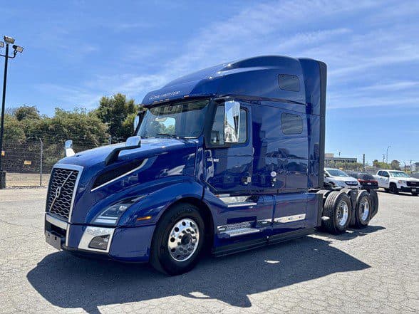 Photo of 2025 VOLVO VNL64T760 VP8516