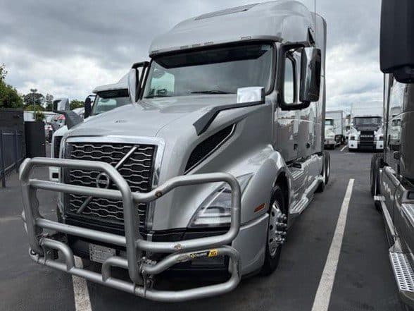 Photo of 2022 VOLVO VNL64T760 UP10975