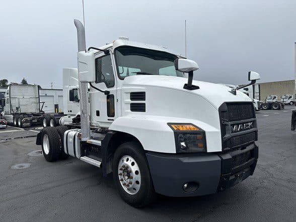 Photo of 2022 MACK ANTHEM 42T UP10993