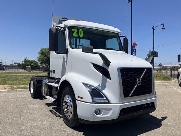 Photo of 2020 VOLVO VNR42T300 UD3407L