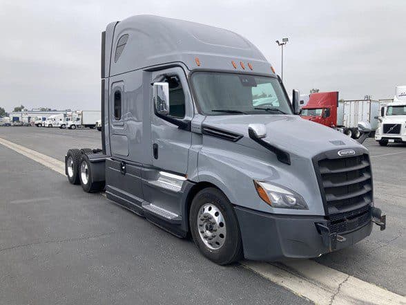 Photo of 2022 FREIGHTLINER CASCADIA 126 UC5586