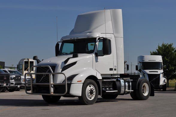 Photo of 2018 VOLVO VNL42T300 UTMH1054