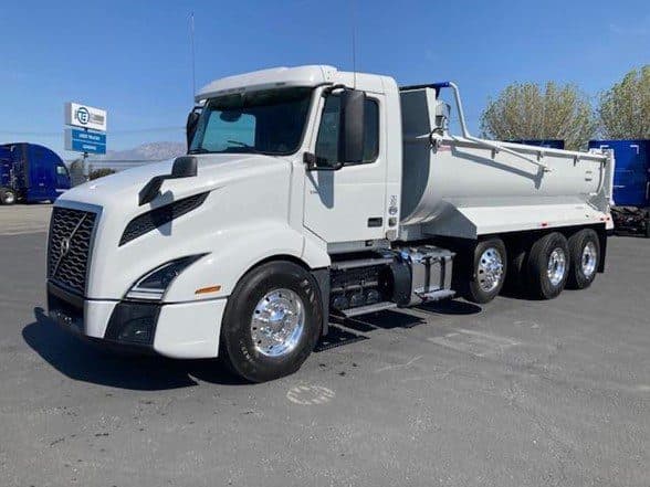 Photo of 2020 VOLVO VNL84T300 UP10374