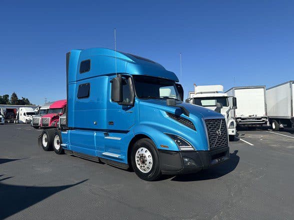 Photo of 2021 VOLVO VNL64T860 UP11012