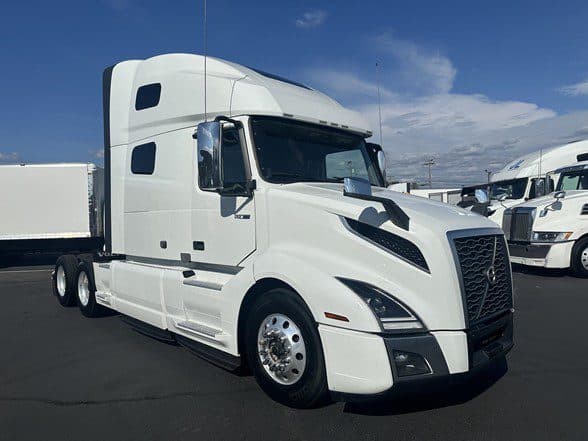 Photo of 2023 VOLVO VNL64T760 UTP1236