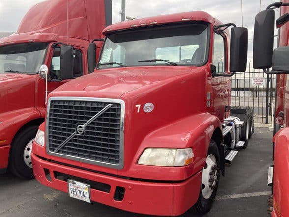 Photo of 2013 VOLVO VNM64T200 UC5633