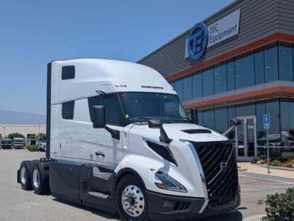2025 VOLVO VNL64T860 VP8392 photo