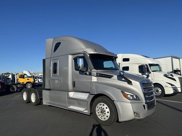 Photo of 2021 FREIGHTLINER CASCADIA 126 UP11105