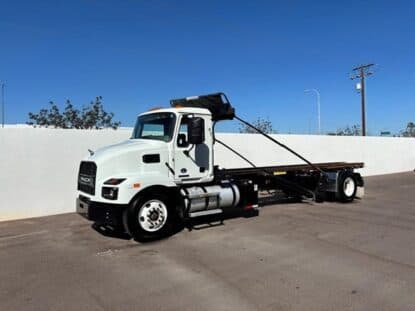 2022 MACK MD6 UV1054 photo
